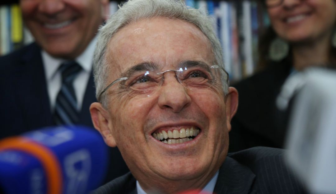 FAI demanda retirada premio Cortes de Cádiz Alvaro Uribe